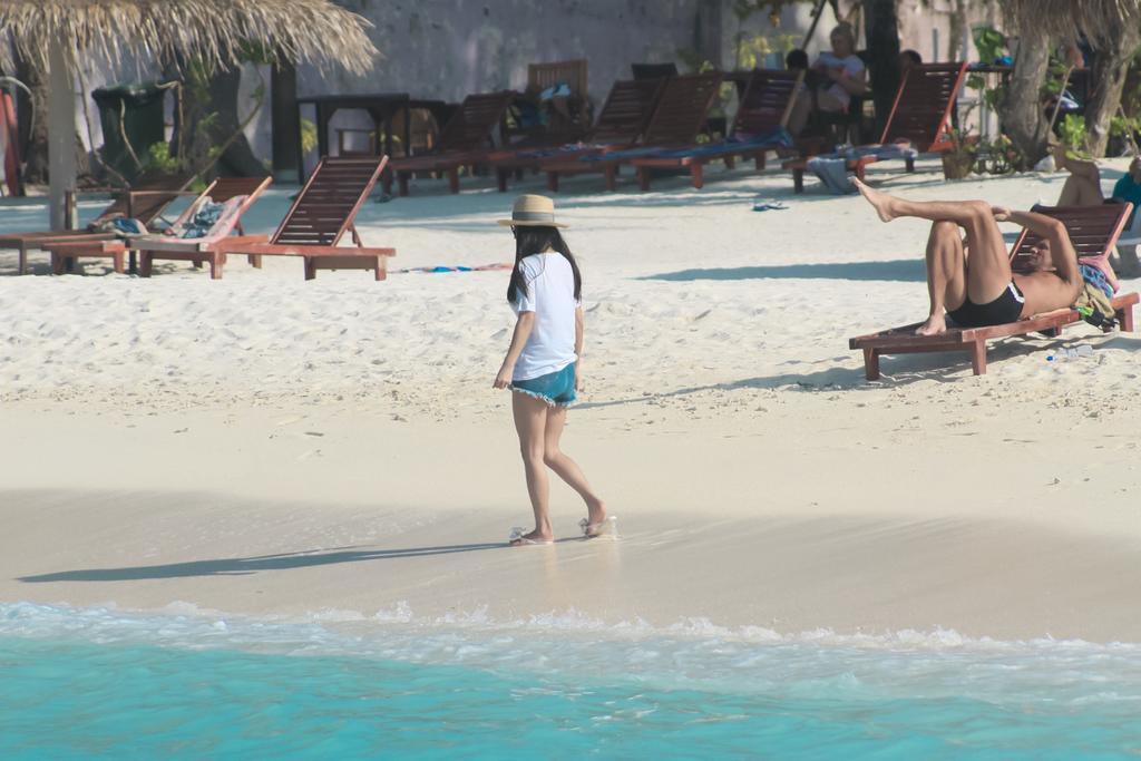 Seashore Beach Inn остров Маафуши Екстериор снимка
